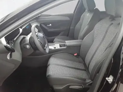 Photo 32 Peugeot 308  SW Hybrid 145 e-DCS6