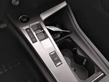 Photo 13 Peugeot 308  SW Hybrid 145 e-DCS6