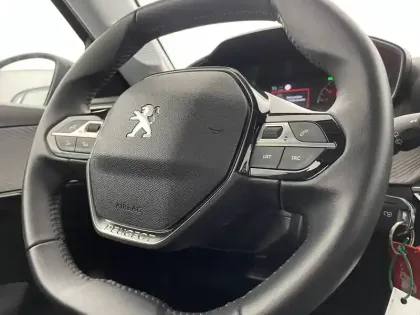 Photo 28 Peugeot 208  PureTech 75 S&S BVM5