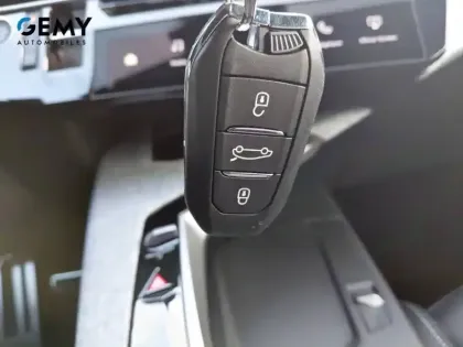 Photo 19 Peugeot 3008  Hybrid 145 e-DCS6