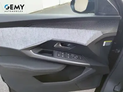 Photo 18 Peugeot 3008  Hybrid 145 e-DCS6