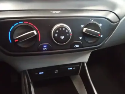 Photo 24 Hyundai I20  1.0 T-GDi 100 Hybrid 48V