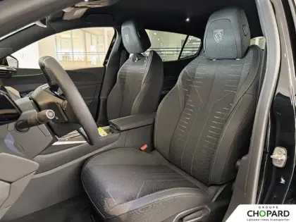 Photo 10 Peugeot 408  Hybrid 145 e-DCS6