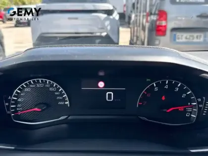 Photo 14 Peugeot 208  PureTech 100 S&S BVM6