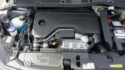 Photo 12 Peugeot 208  Hybrid 110 ch e-DCS6