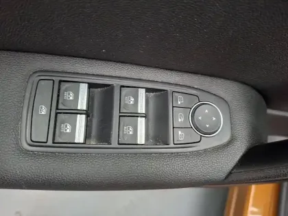 Photo 31 Renault Captur  TCe 90 - 21