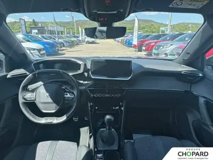 Photo 33 Peugeot 2008  PureTech 130 S&S BVM6