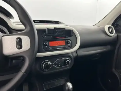 Photo 20 Renault Twingo  III E-Tech