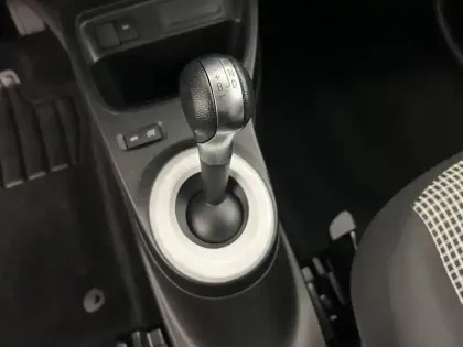 Photo 21 Renault Twingo  III E-Tech