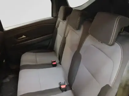 Photo 10 Dacia Jogger  Hybrid 140 7 places GSR2