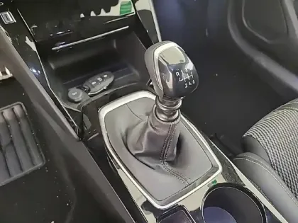 Photo 13 Peugeot 208  PureTech 100 S&S BVM6