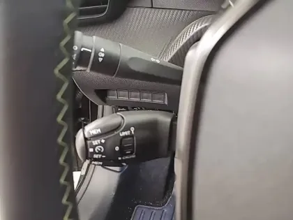 Photo 21 Peugeot 208  PureTech 100 S&S BVM6