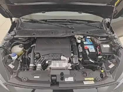 Photo 50 Peugeot 208  PureTech 100 S&S BVM6