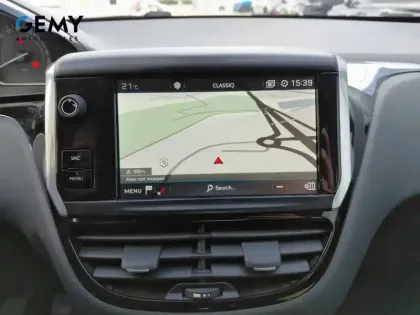 Photo 12 Peugeot 208  PureTech 82ch S&S BVM5