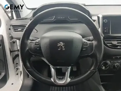 Photo 12 Peugeot 208  PureTech 82ch S&S BVM5