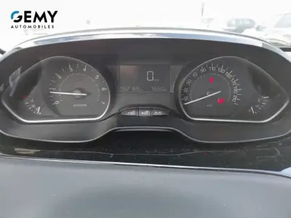 Photo 13 Peugeot 208  PureTech 82ch S&S BVM5