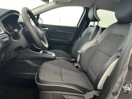 Photo 17 Renault Captur  E-Tech 145 - 21