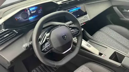Photo 11 Peugeot 308  Hybrid 145 e-DCS6