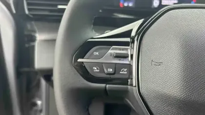 Photo 13 Peugeot 308  Hybrid 145 e-DCS6