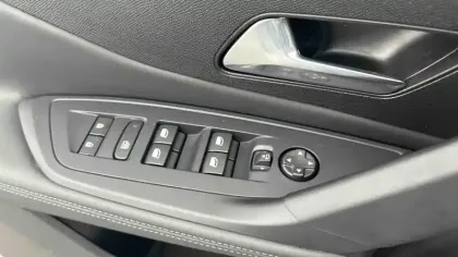 Photo 12 Peugeot 308  Hybrid 145 e-DCS6