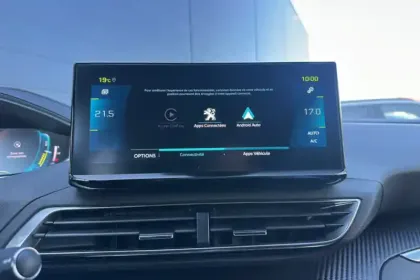 Photo 17 Peugeot 3008  Hybrid 180 e-EAT8