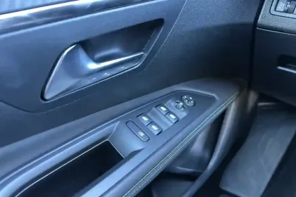 Photo 21 Peugeot 3008  Hybrid 180 e-EAT8