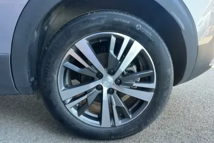 Photo 28 Peugeot 3008  Hybrid 180 e-EAT8