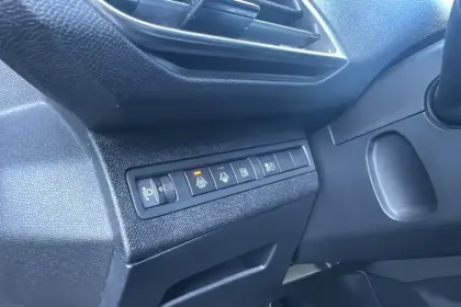 Photo 24 Peugeot 3008  Hybrid 180 e-EAT8