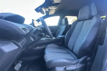 Photo 8 Peugeot 3008  Hybrid 180 e-EAT8