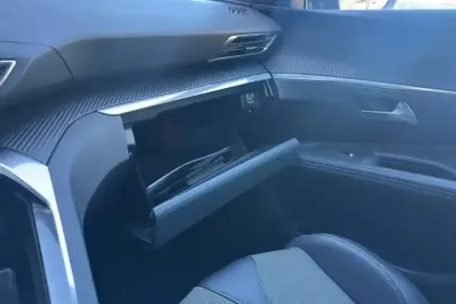 Photo 20 Peugeot 3008  Hybrid 180 e-EAT8