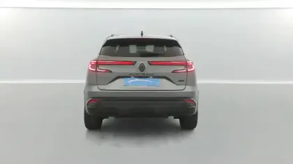 Photo 12 Renault Austral  E-Tech full hybrid 200 GSR2