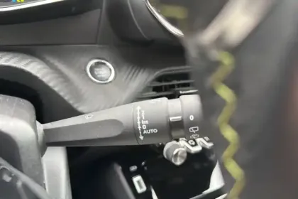 Photo 16 Peugeot 208  Electrique 50 kWh 136ch