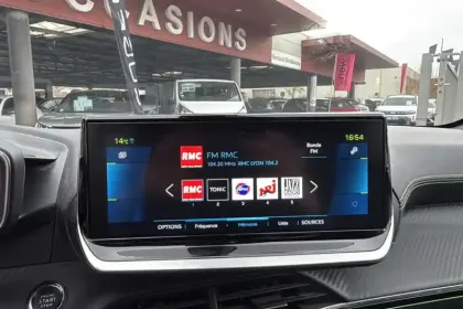 Photo 8 Peugeot 208  Electrique 50 kWh 136ch