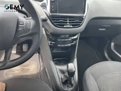 Photo 13 Peugeot 208  BlueHDi 100ch S&S BVM5