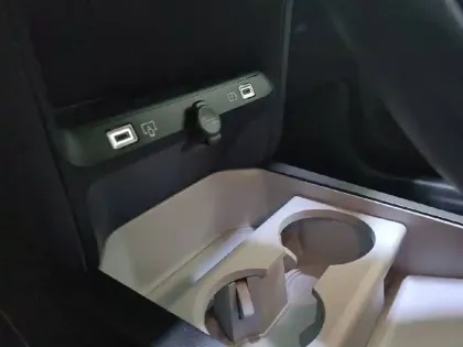 Photo 26 Citroën C5 aircross  Hybride 145 ch e-DCS6