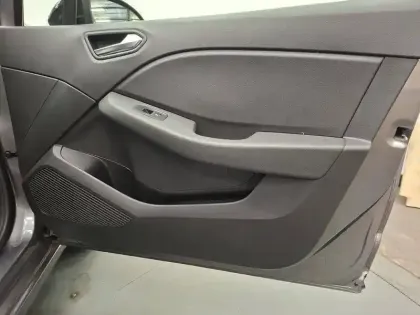 Photo 20 Renault Clio  Blue dCi 100 ch GSR2