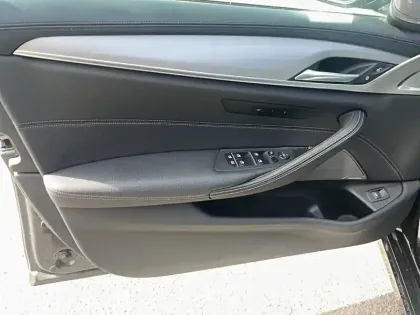 Photo 10 BMW Serie 5 540i xDrive 340 ch BVA8