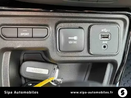 Photo 32 Jeep Compass  1.3 GSE T4 150 ch BVR6