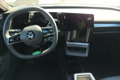 Photo 16 Renault Megane  E-Tech 220 ch autonomie confort GSR2