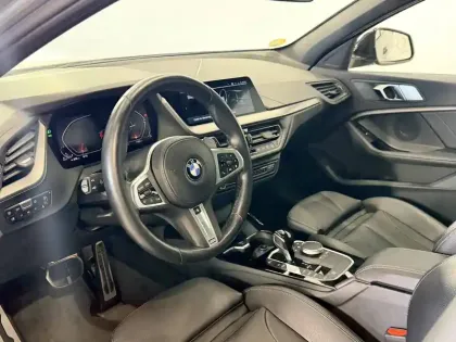 Photo 15 BMW Serie 1 120d xDrive 190 ch BVA8