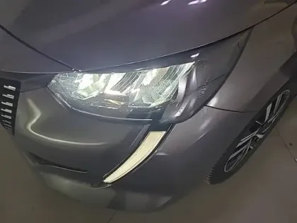 Photo 15 Peugeot 208  PureTech 100 S&S BVM6