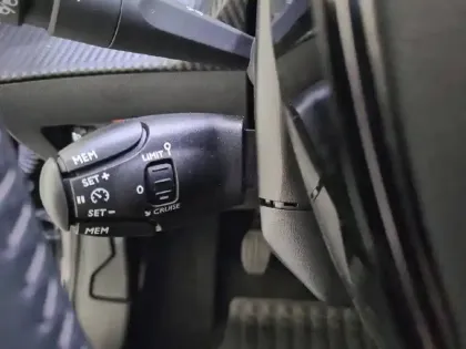 Photo 22 Peugeot 208  PureTech 100 S&S BVM6