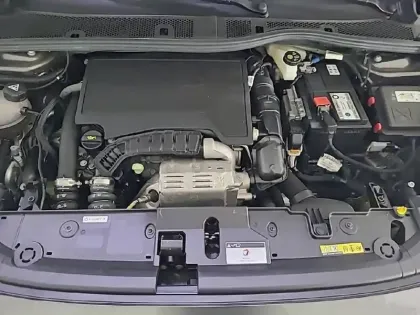Photo 14 Peugeot 208  PureTech 100 S&S BVM6