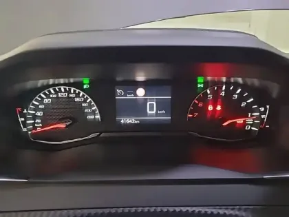 Photo 9 Peugeot 208  PureTech 100 S&S BVM6