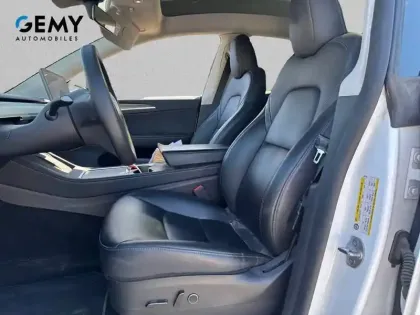 Photo 8 Tesla Model Y  Grande Autonomie Dual Motor AWD