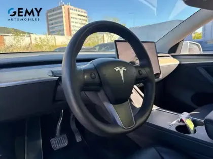 Photo 13 Tesla Model Y  Grande Autonomie Dual Motor AWD