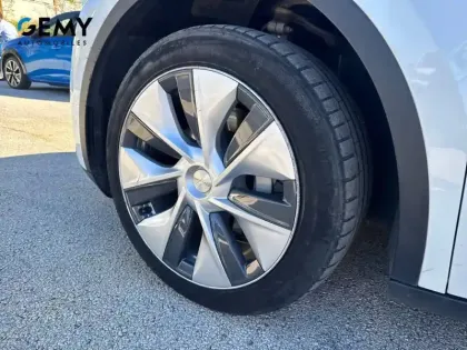 Photo 10 Tesla Model Y  Grande Autonomie Dual Motor AWD