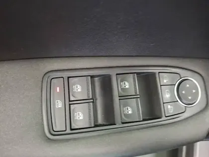 Photo 40 Renault Captur  Blue dCi 115