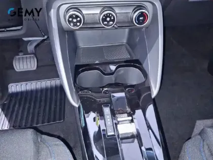 Photo 13 Citroën C3  Hybride 110 ch e-DCS6