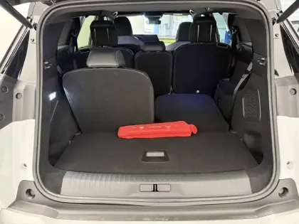 Photo 18 Peugeot 5008  Hybrid 145 ch e-DCS6